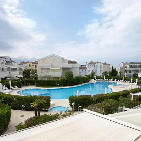 Wave Village Apartment *